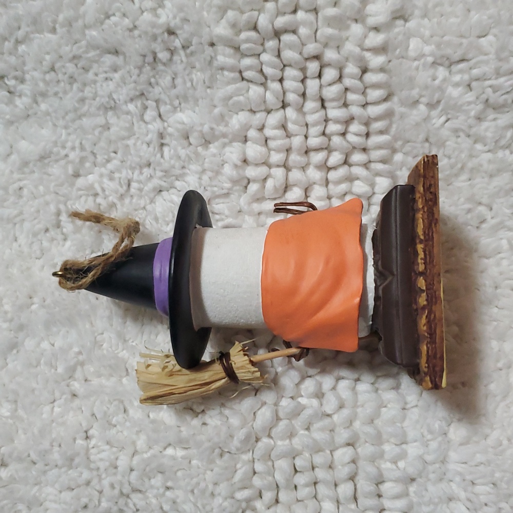 Midwest S'mores Witch - Picture 2 of 4